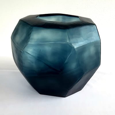 Vase-Guaxs-cubistic-round-ocean-blue-indigo