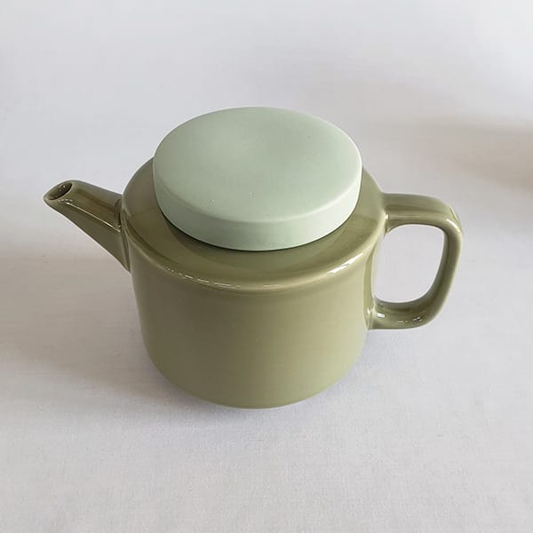 Handgemachte-Teekanne-Kinta-celadon-matt