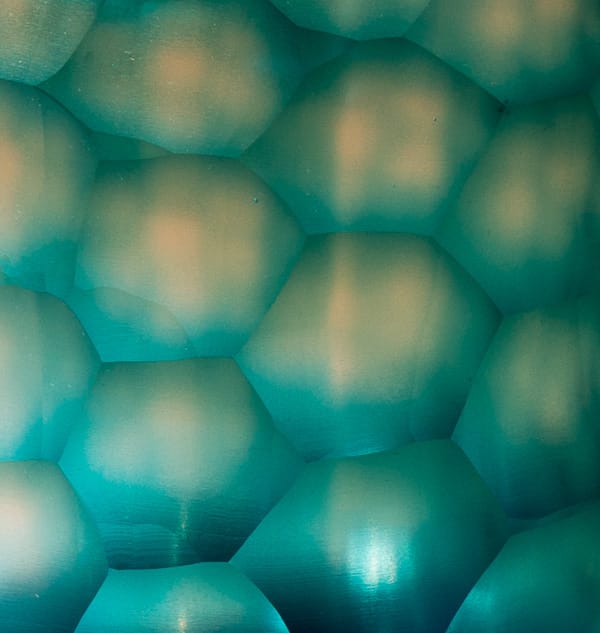 Oberflächenstruktur der Vase Guaxs Bambola S clear petrol